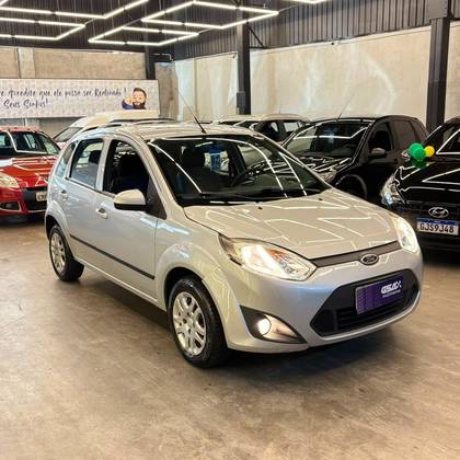 FORD FIESTA 1.0 ROCAM HATCH 8V FLEX 4P MANUAL FORD FIESTA 1.0 ROCAM HATCH 8V FLEX 4P MANUAL